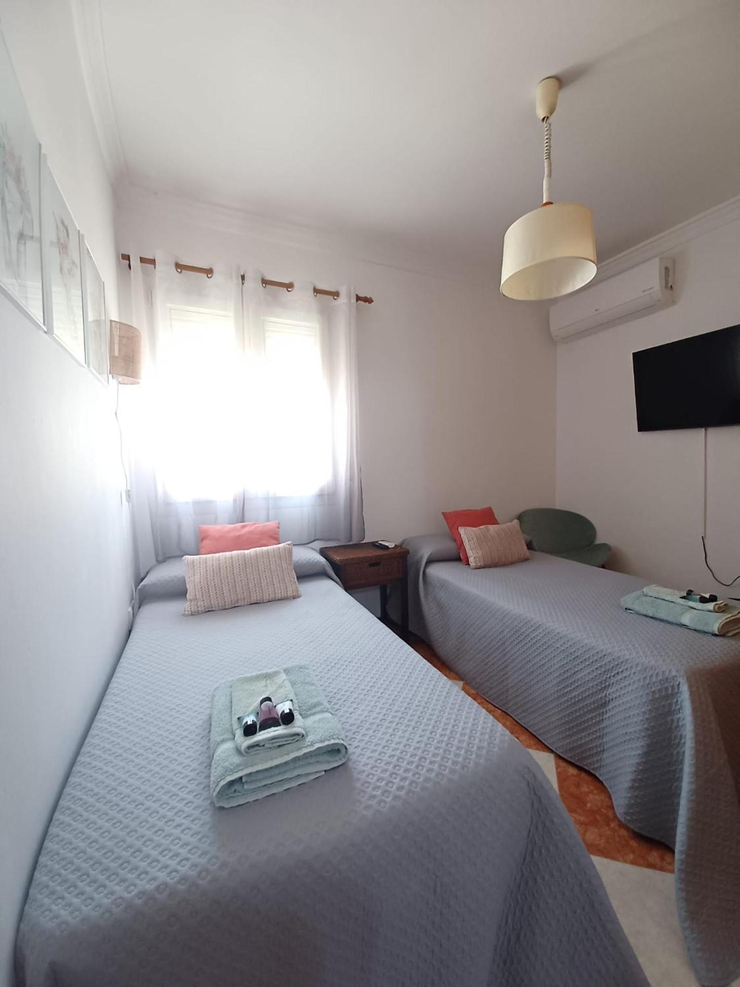 Gibraltar Views Guest House La Línea de la Concepción Exteriör bild